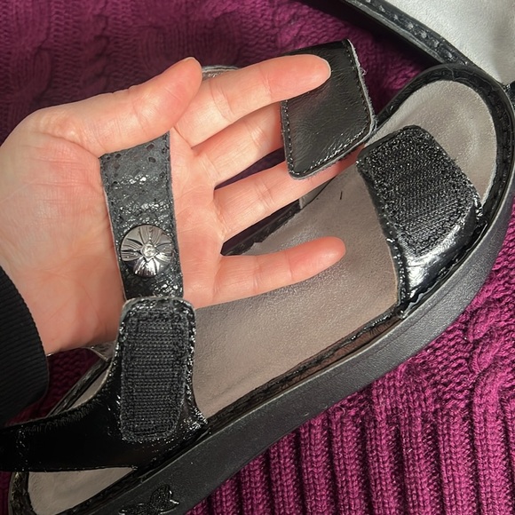 Alegria Tile Me More Black Leather Kendra T-Strap Sandals Size 40 Size 9.5/10 - Picture 12 of 13